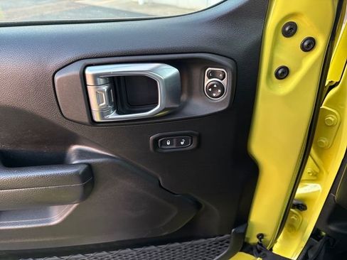 Used 2023 Jeep Wrangler Sport S image 20