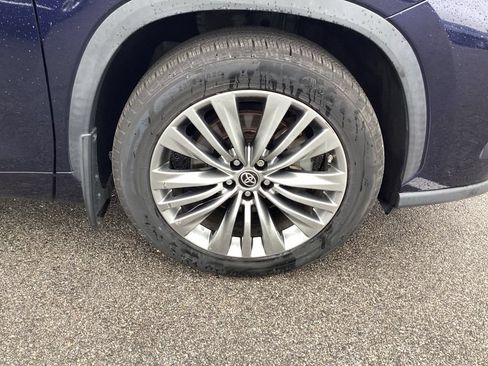Used 2021 Toyota Highlander Platinum AWD/4WD image 37