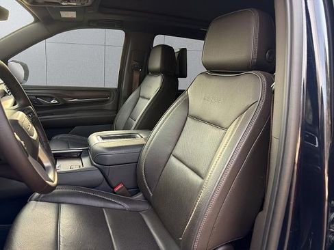 Used 2021 GMC Yukon Denali w/ Denali Ultimate Package image 29