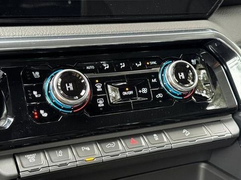 New 2026 GMC Sierra 3500 Denali w/ Denali Reserve Package image 23