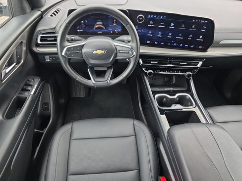 Used 2026 Chevrolet Traverse LT FWD image 13