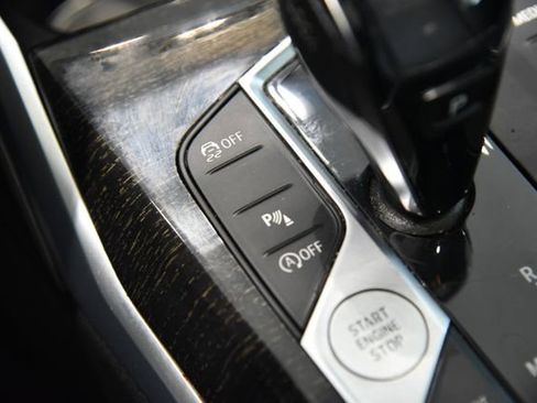 Used 2020 BMW 330i xDrive Sedan w/ Premium Package image 17