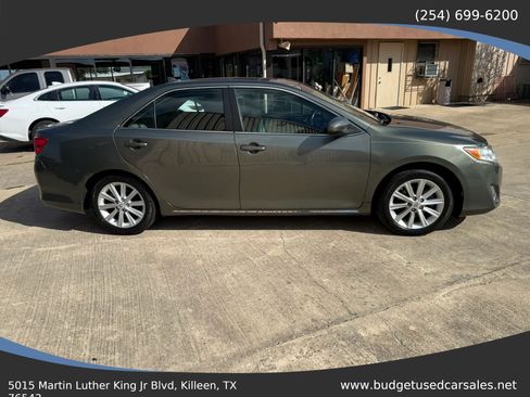 Used 2012 Toyota Camry XLE FWD image 4