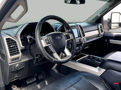 Used 2020 Ford F250 Lariat w/ Lariat Value Package AWD/4WD image 18