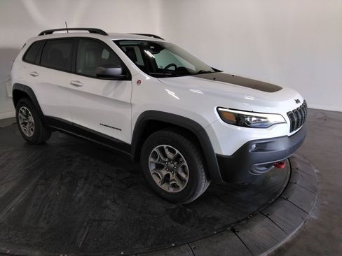 Used 2021 Jeep Cherokee Trailhawk image 4