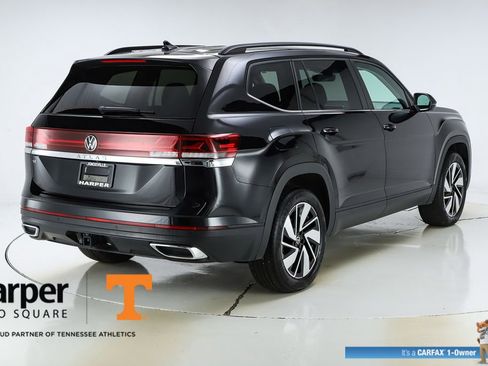 Used 2024 Volkswagen Atlas SE w/ Panoramic Sunroof Package image 9
