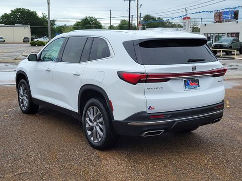 Certified 2025 Buick Enclave Preferred FWD image 5