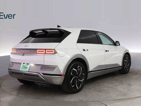 Used 2024 Hyundai Ioniq 5 Limited image 3