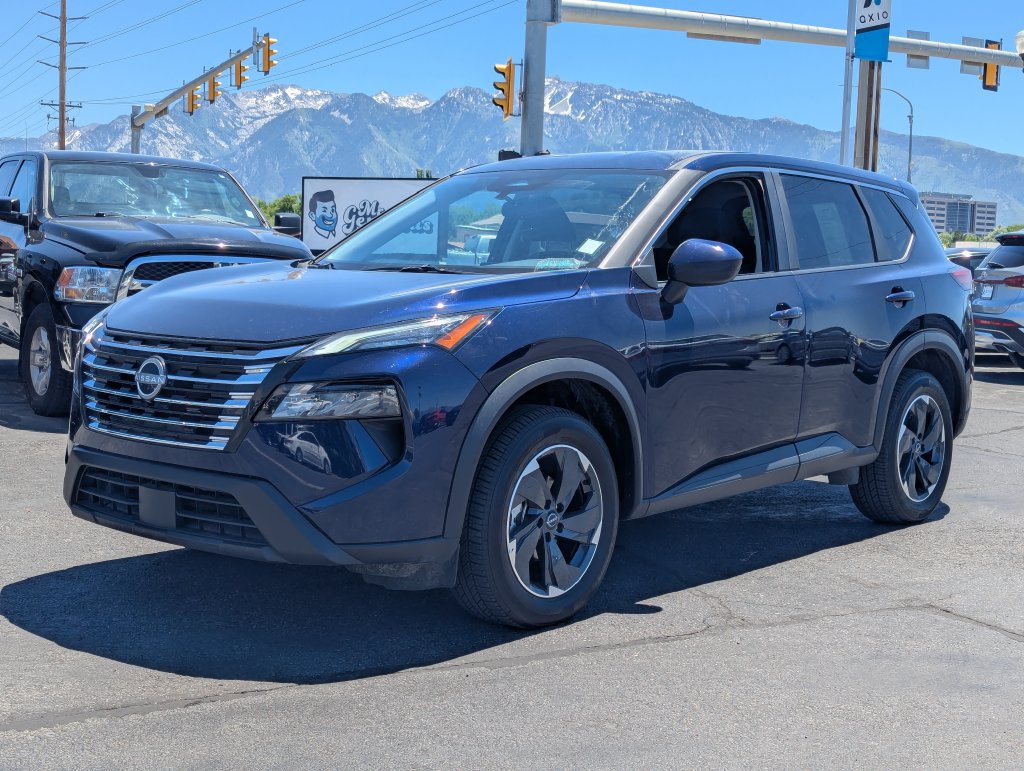 Used 2025 Nissan Rogue SV AWD/4WD image 8