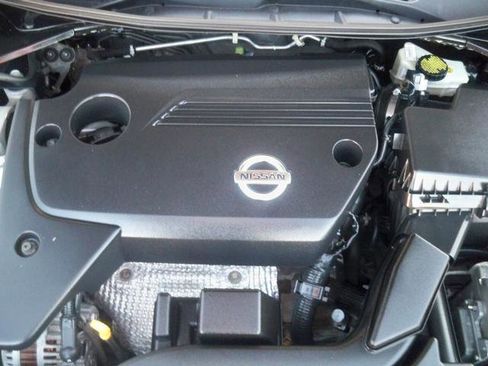 Used 2014 Nissan Altima 2.5 SL w/ Moonroof Package image 9