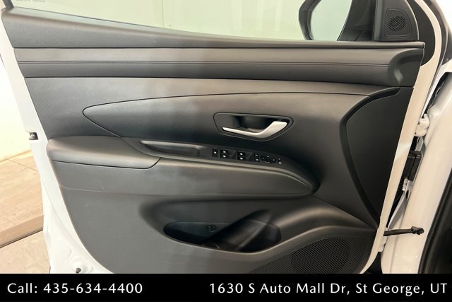 Used 2025 Hyundai Santa Cruz SE AWD/4WD image 14