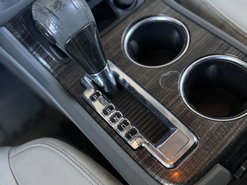 Used 2014 GMC Acadia SLT image 34