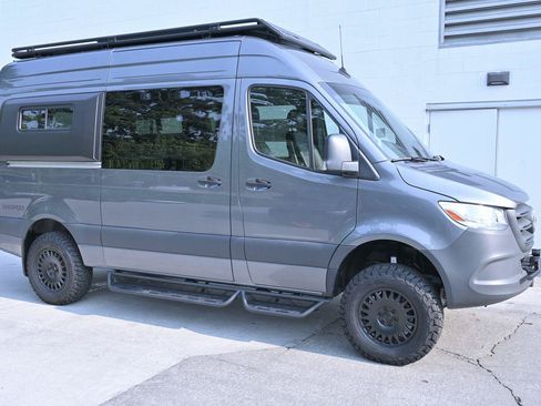 Used 2025 Mercedes-Benz Sprinter 2500 image 14
