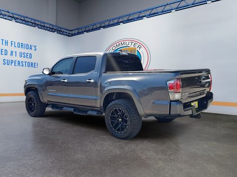 Used 2017 Toyota Tacoma Limited image 4