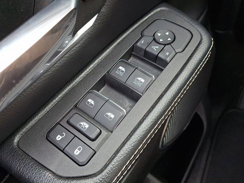 Used 2025 RAM 1500 Laramie image 21