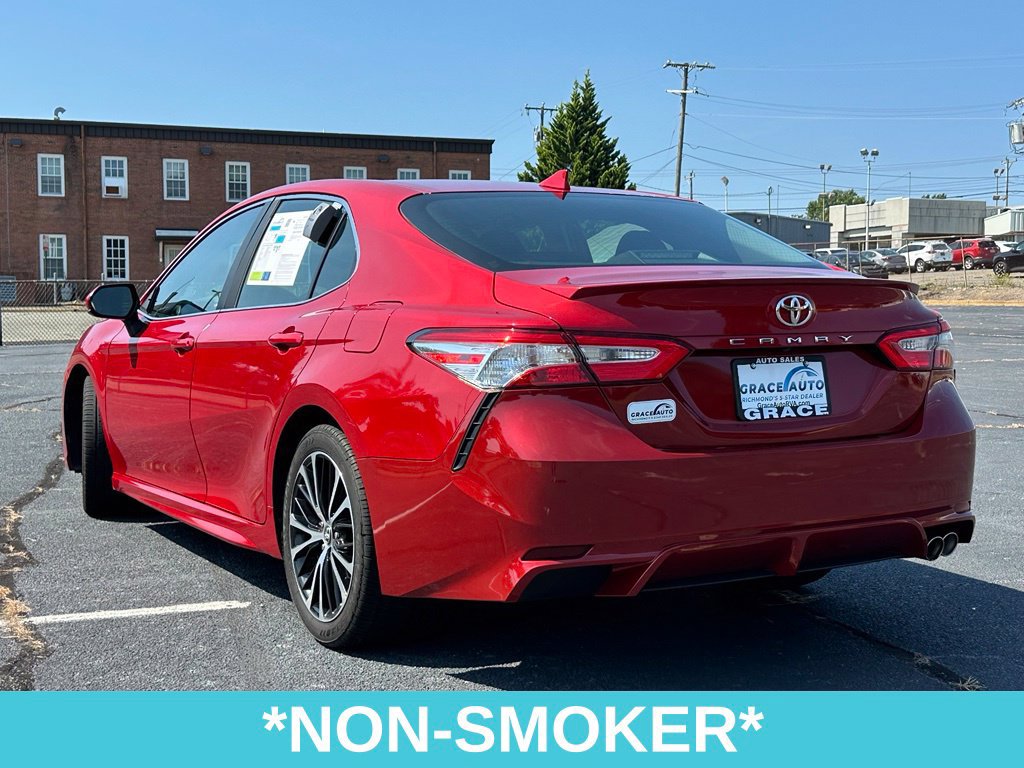 Used 2020 Toyota Camry SE FWD image 6