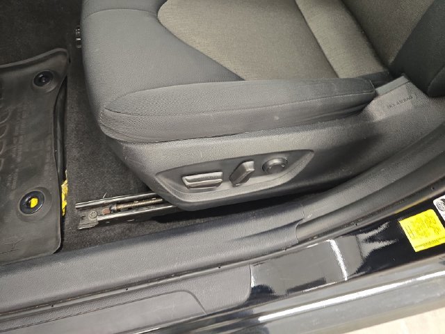Used 2024 Toyota Camry LE FWD image 31