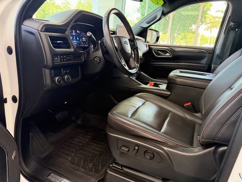 Certified 2022 Chevrolet Suburban RST w/ Luxury Package RWD image 9