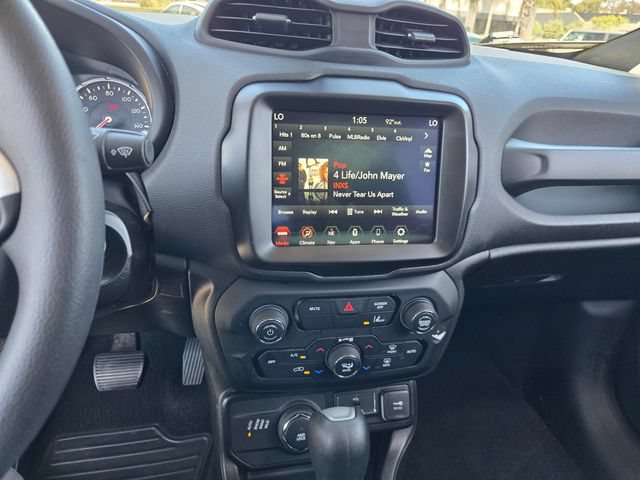 Used 2023 Jeep Renegade Latitude AWD/4WD image 19