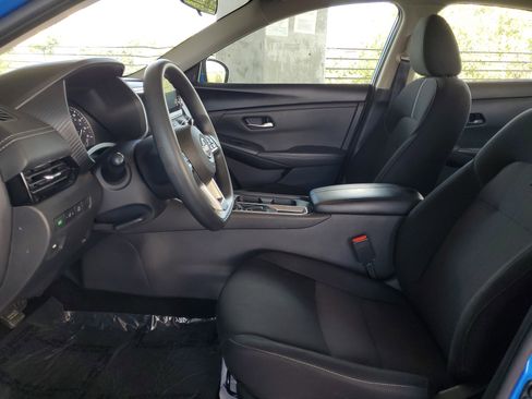 Used 2024 Nissan Sentra SV FWD image 17