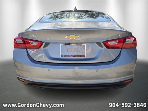 Used 2024 Chevrolet Malibu LT image 4