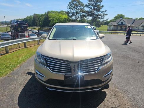 Used 2017 Lincoln MKC Premiere FWD image 2