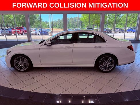 Used 2017 Mercedes-Benz E 300 image 4