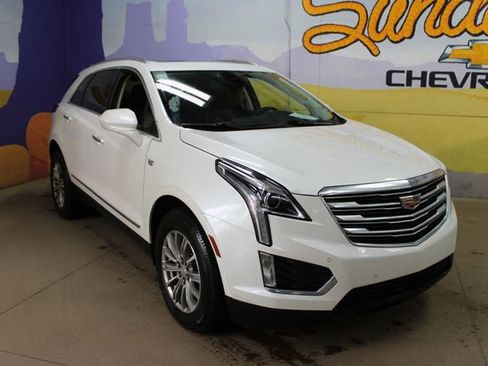 Used 2019 Cadillac XT5 Luxury w/ Trailering Package AWD/4WD image 3