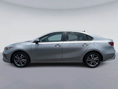 Used 2023 Kia Forte LXS FWD image 6
