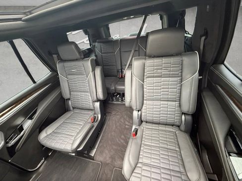 Certified 2025 Cadillac Escalade Sport Platinum w/ LPO, ONYX Package AWD/4WD image 21