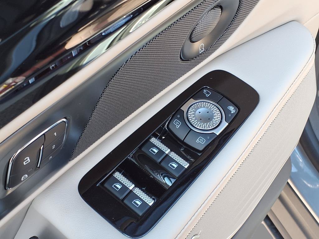 New 2025 Lincoln Nautilus Reserve w/ Jet Appearance Package AWD/4WD image 15