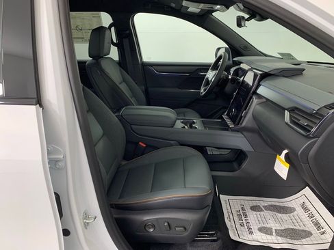 New 2026 GMC Acadia AT4 w/ Luxury Package image 25