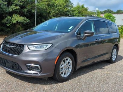Used 2022 Chrysler Pacifica Touring-L