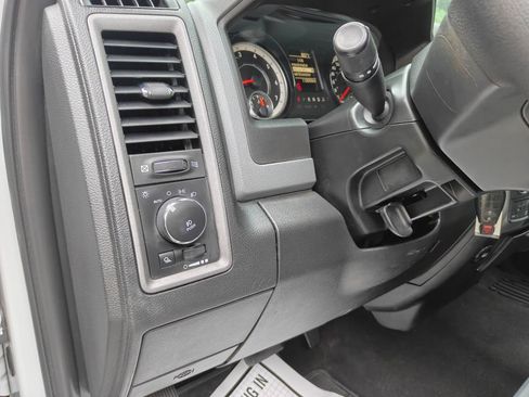 Used 2018 RAM 1500 Express AWD/4WD image 28