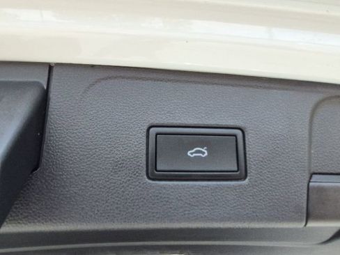 Used 2023 Volkswagen Atlas SEL AWD/4WD image 43