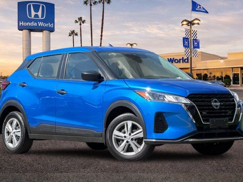 Used 2024 Nissan Kicks S FWD image 2