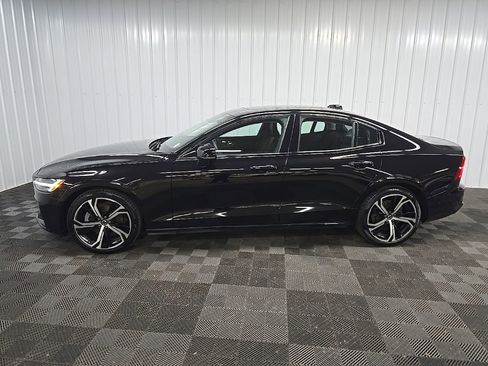Used 2025 Volvo S60 B5 Plus AWD/4WD image 5