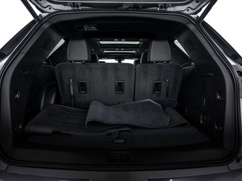 Used 2023 Chevrolet Traverse Premier image 21