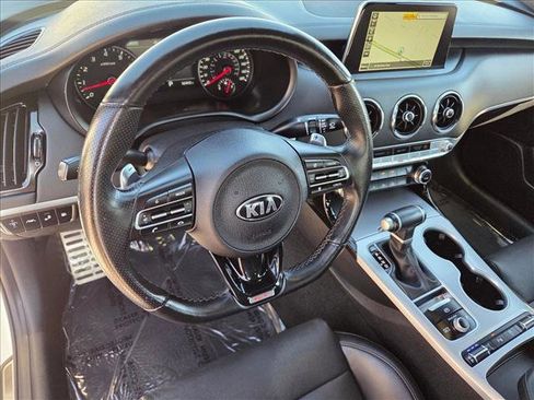 Used 2020 Kia Stinger GT1 image 10