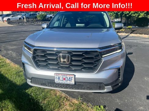 Used 2025 Honda Pilot EX-L image 2