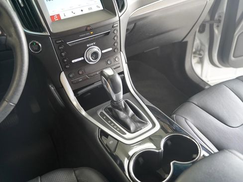Used 2018 Ford Edge Titanium w/ Equipment Group 301A FWD image 22