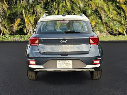 Used 2021 Hyundai Venue Denim image 6