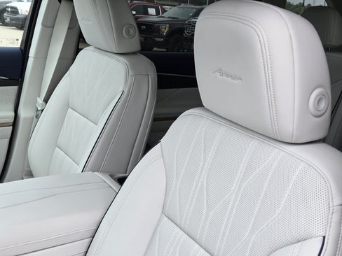New 2026 Buick Enclave Avenir w/ Super Cruise Package FWD image 15