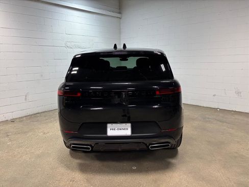 Used 2025 Land Rover Range Rover Sport SE image 8
