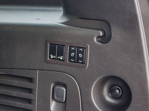 Used 2017 Chevrolet Suburban Premier AWD/4WD image 38