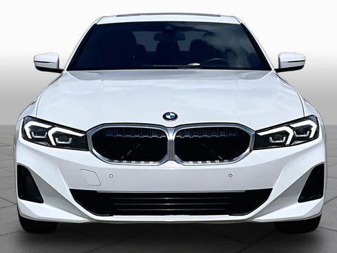 Used 2023 BMW 330i Sedan w/ Driving Assistance Package RWD image 3