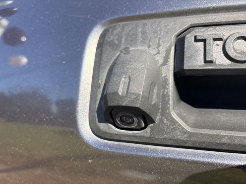 Used 2022 Toyota Tacoma SR5 RWD image 29