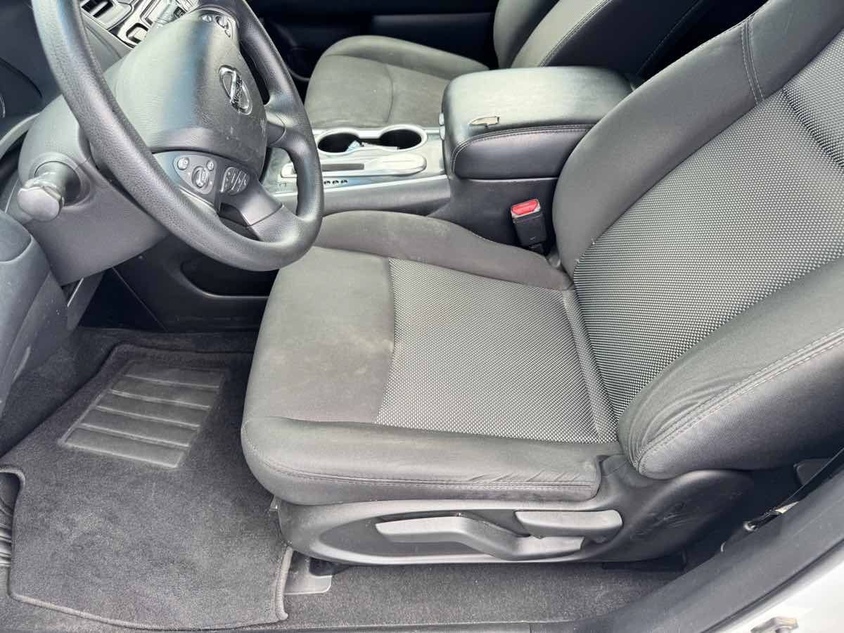 Used 2020 Nissan Pathfinder S FWD image 40