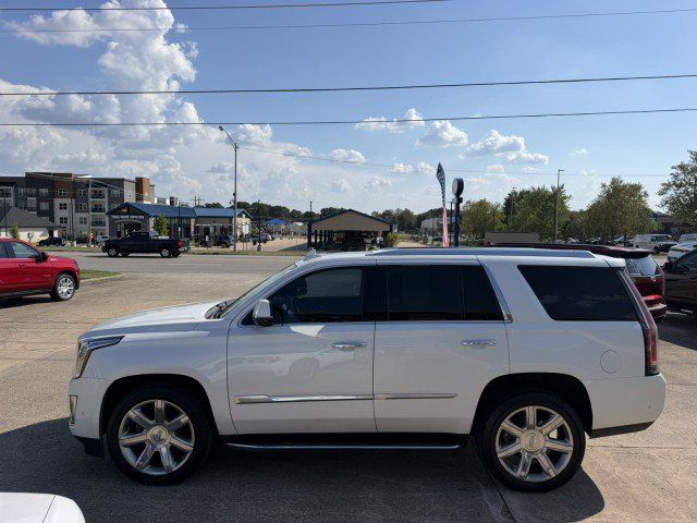 Used 2017 Cadillac Escalade Luxury RWD image 5
