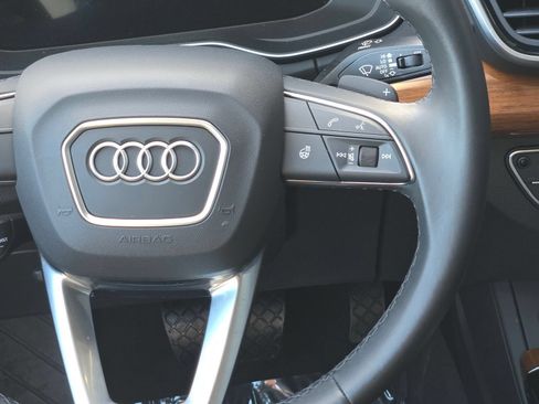 Used 2024 Audi Q5 e Premium w/ Convenience Package AWD/4WD image 17